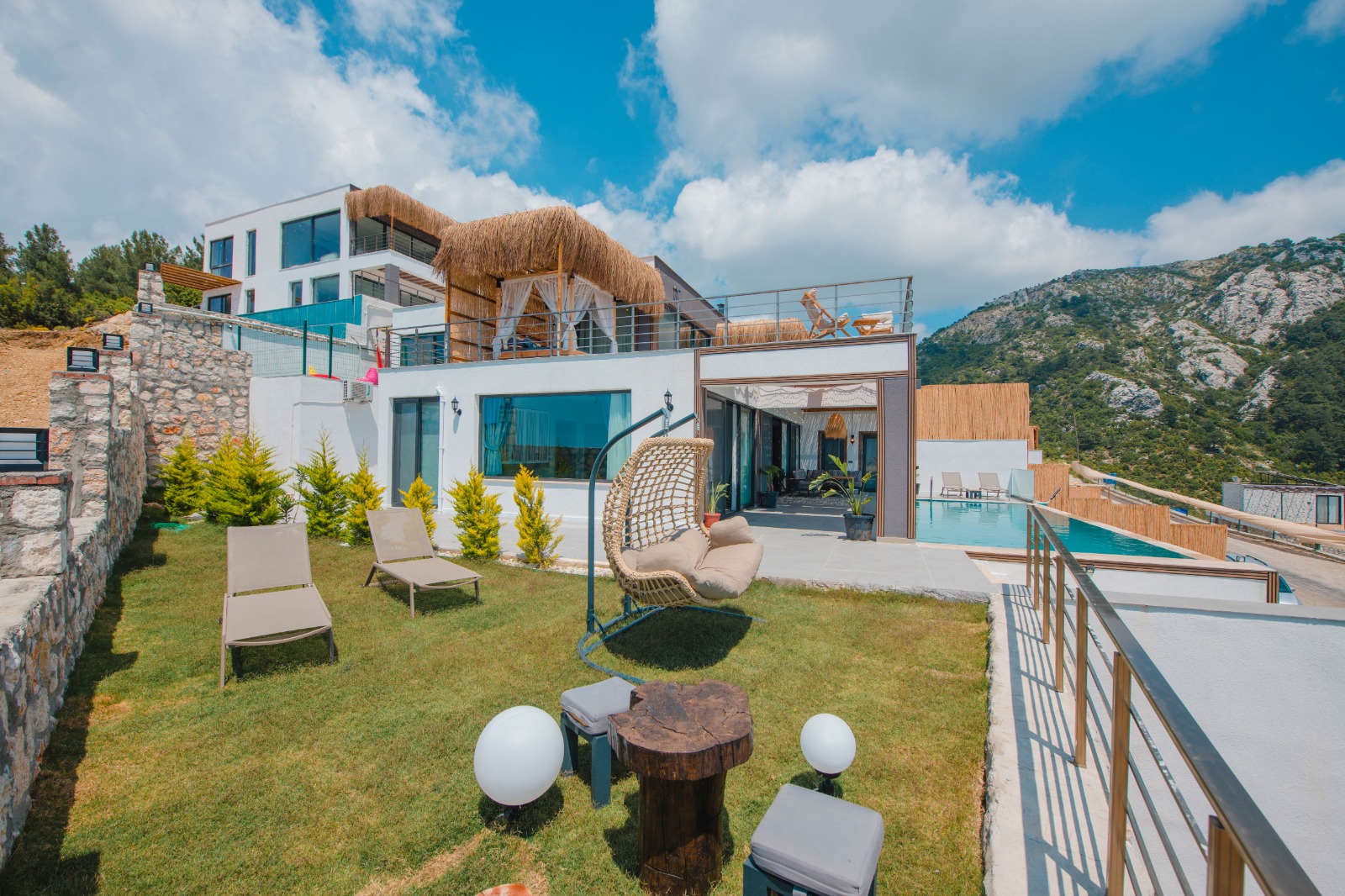 Manzarası Güzel Villa Arayanlar İçin En İyi Teraslı Seçenekler
